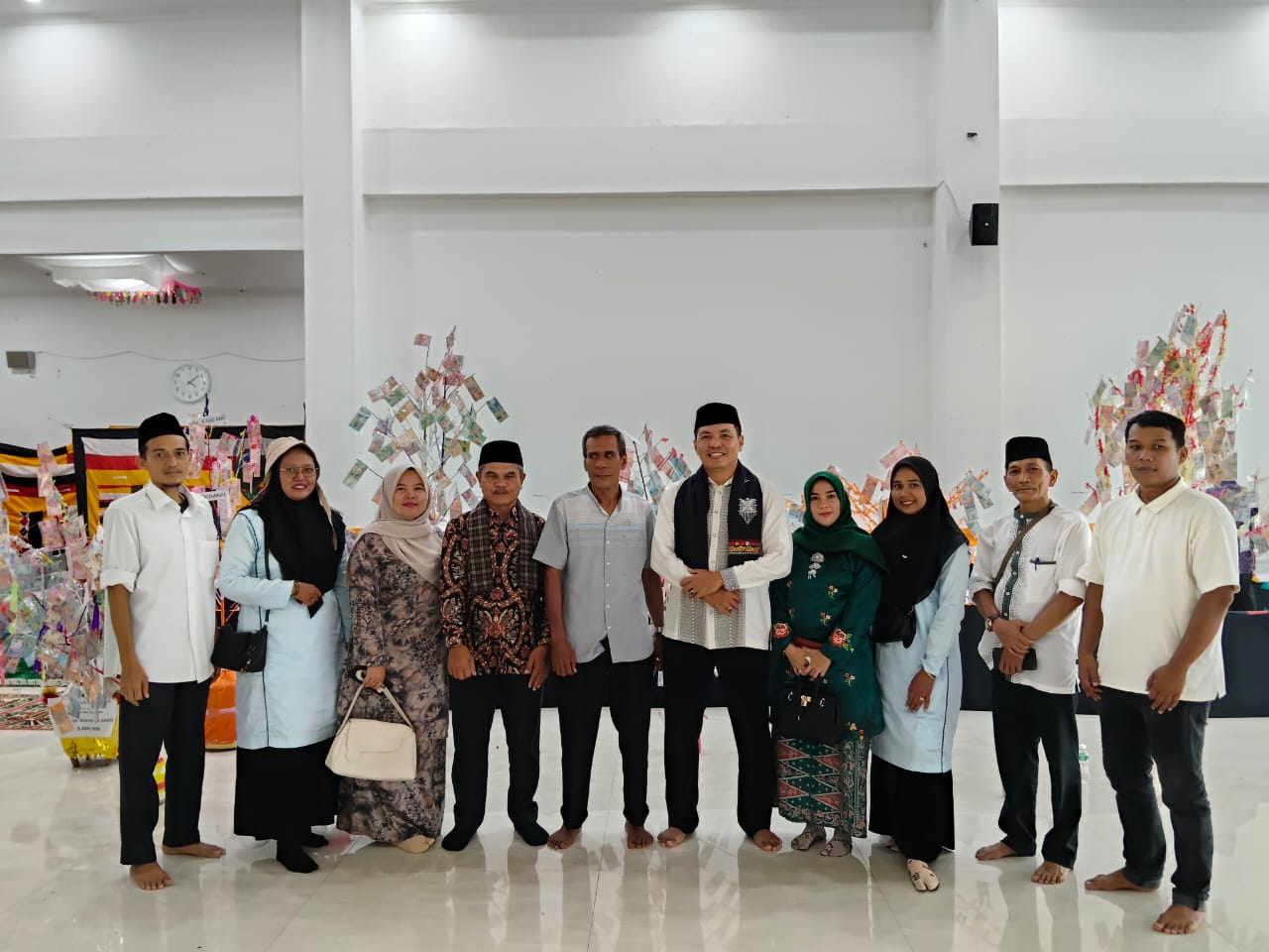 Menghadiri kegiatan Mauluik Gadang